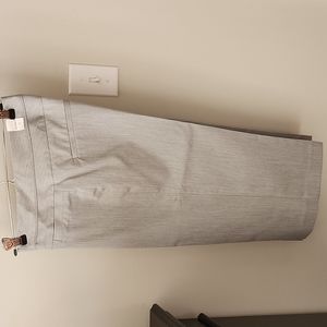 BNWT Studio Y Women Dress Shorts Sz 5/6 Light Gray